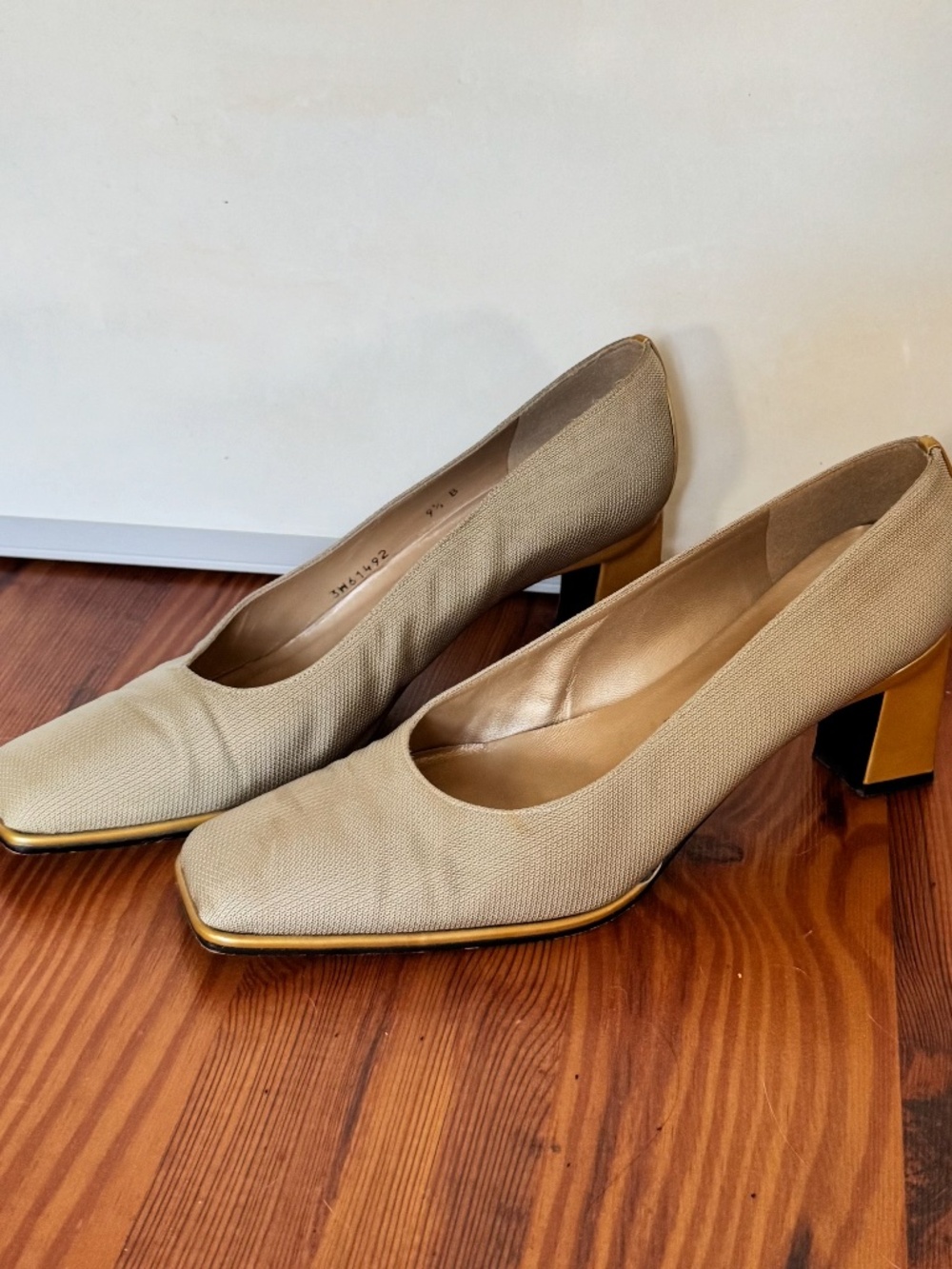Vintage Stuart Weitzman Beige Canvas Square Toe Pumps Size 9.5